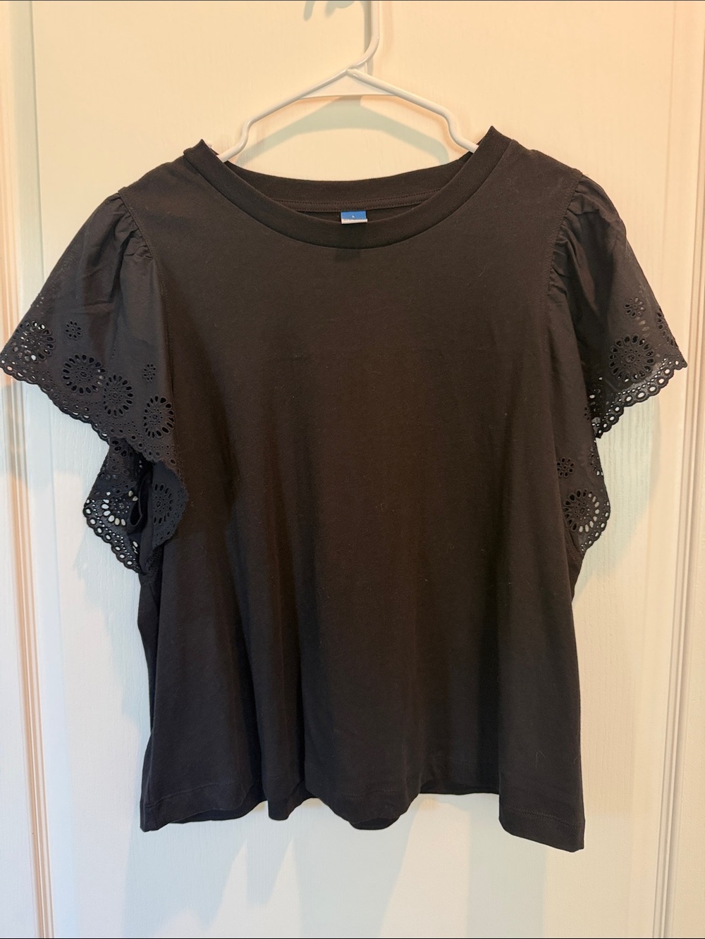 Old Navy Black Eyelet Flutter Sleeve Tee